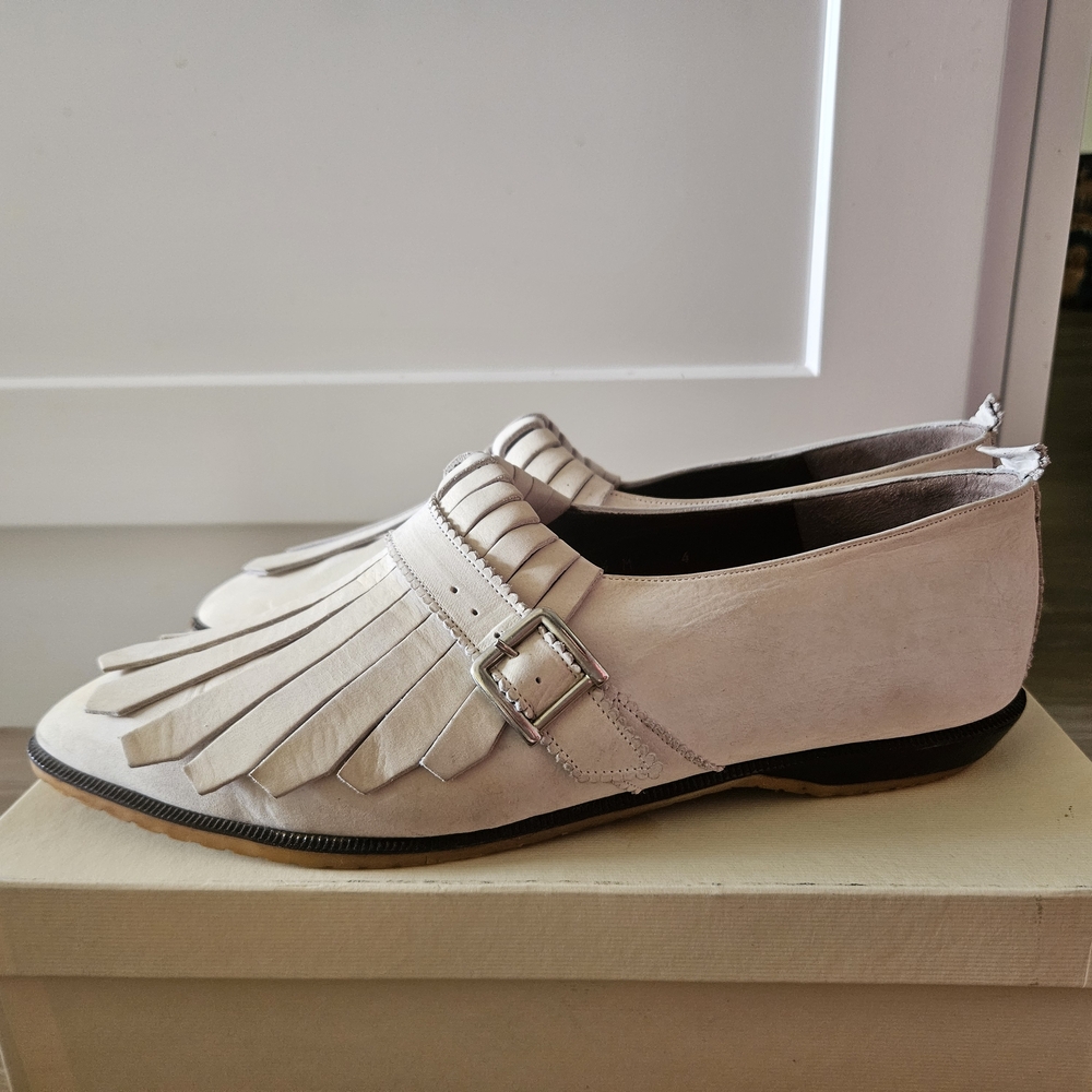 Elegant Fringed Loafers in Cream